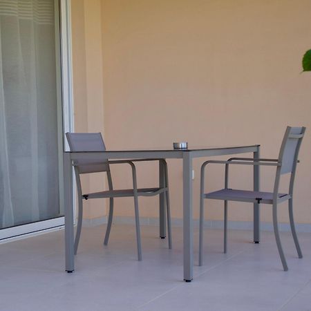 Resitour - Aphrodite Beachfront Pirgos Psilonerou Ruang foto