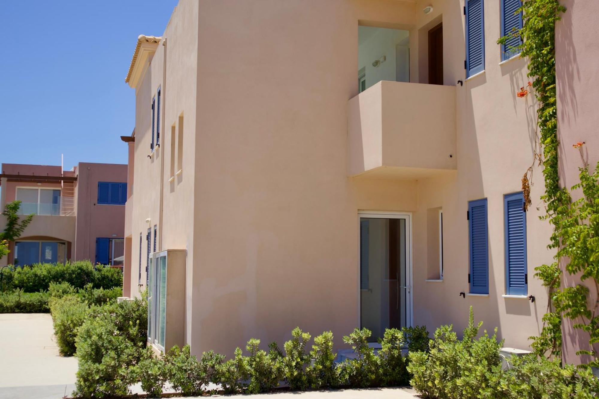 Resitour - Aphrodite Beachfront Pirgos Psilonerou Ruang foto
