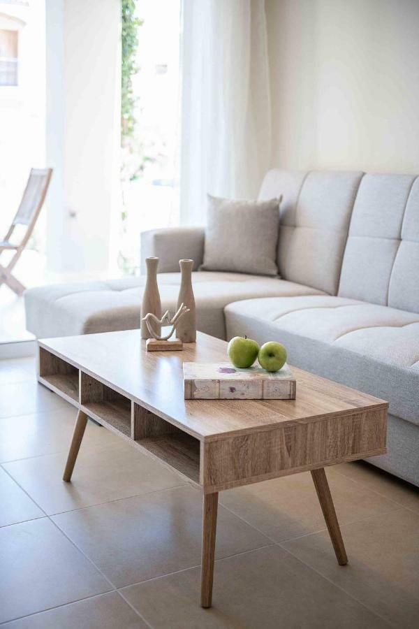 Resitour - Aphrodite Beachfront Pirgos Psilonerou Bagian luar foto
