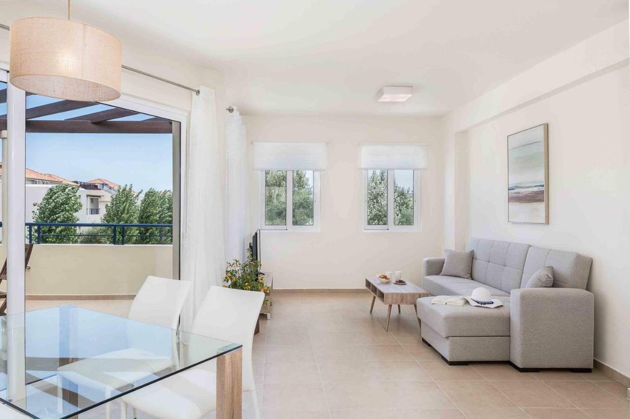 Resitour - Aphrodite Beachfront Pirgos Psilonerou Bagian luar foto