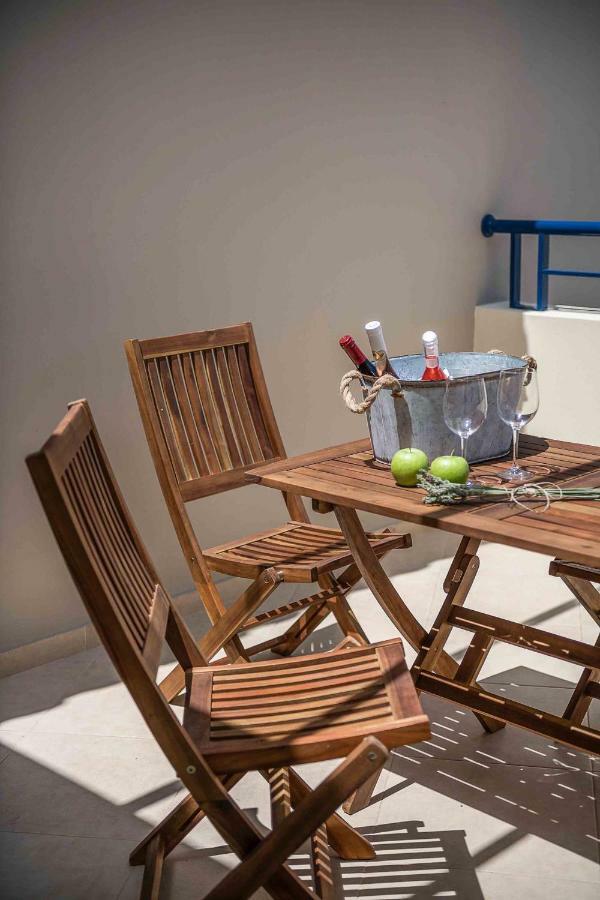 Resitour - Aphrodite Beachfront Pirgos Psilonerou Bagian luar foto